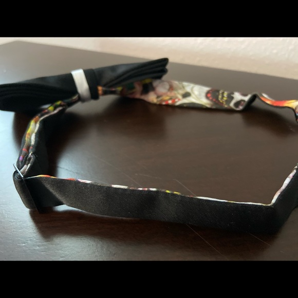 Volcom Bow tie and Cumber-bun reversible NWT Rare - Picture 9 of 9